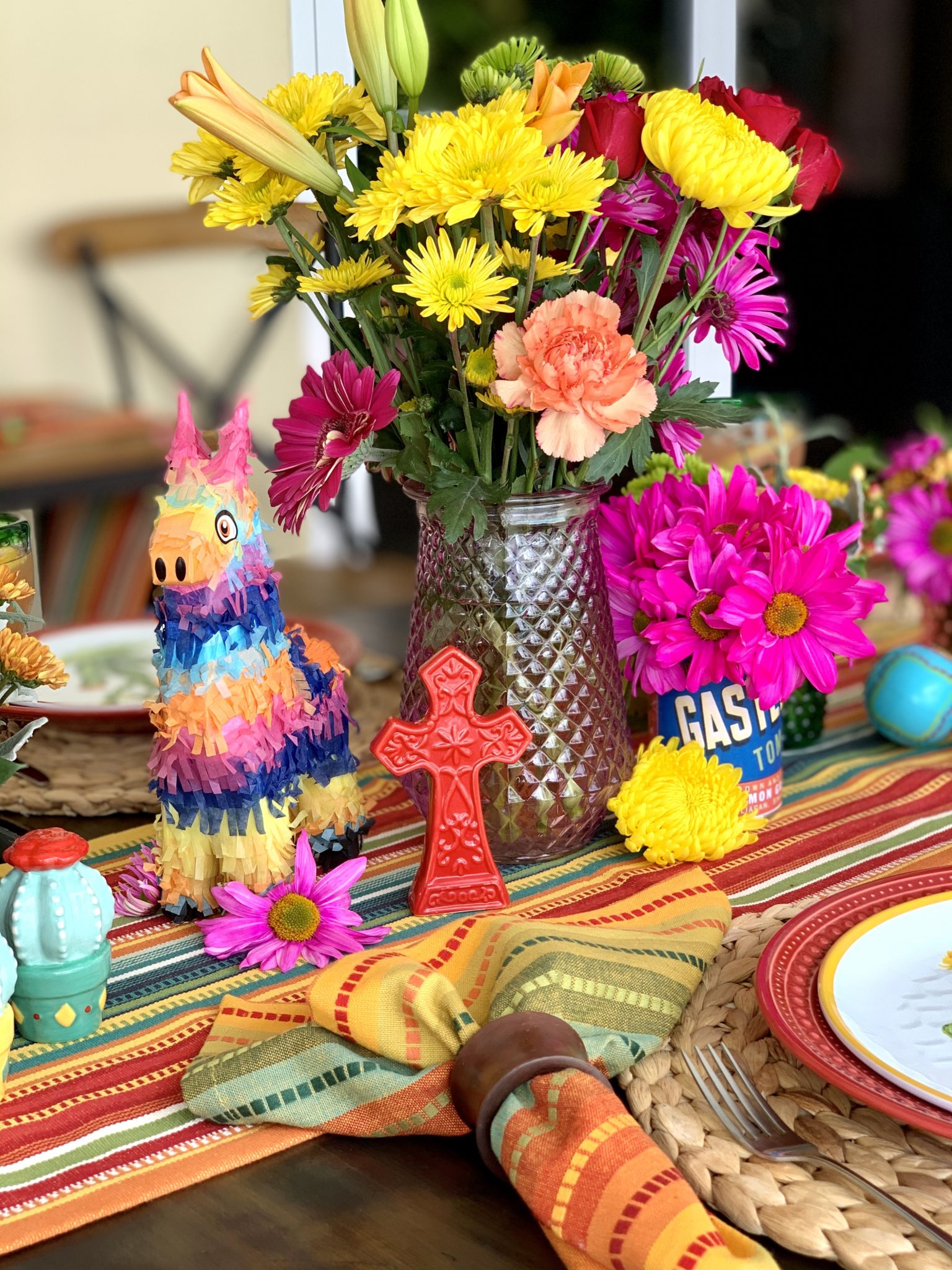 Olé! It’s A Fiesta! Tablescape – The Tiny Fairy