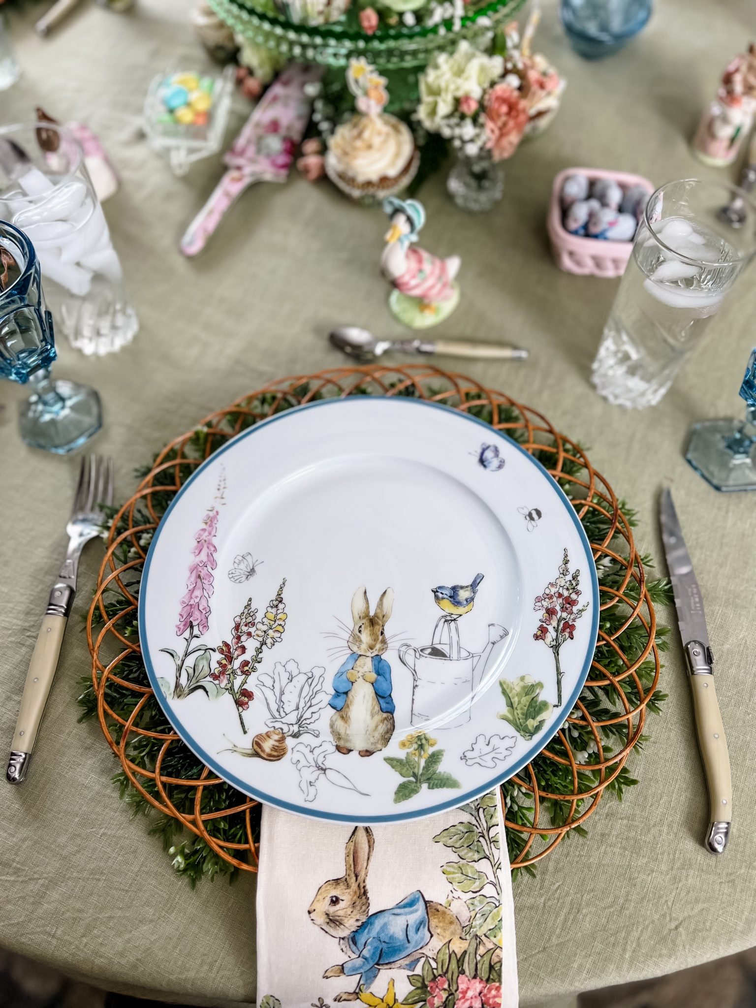 Peter Rabbit Tablescape – The Tiny Fairy